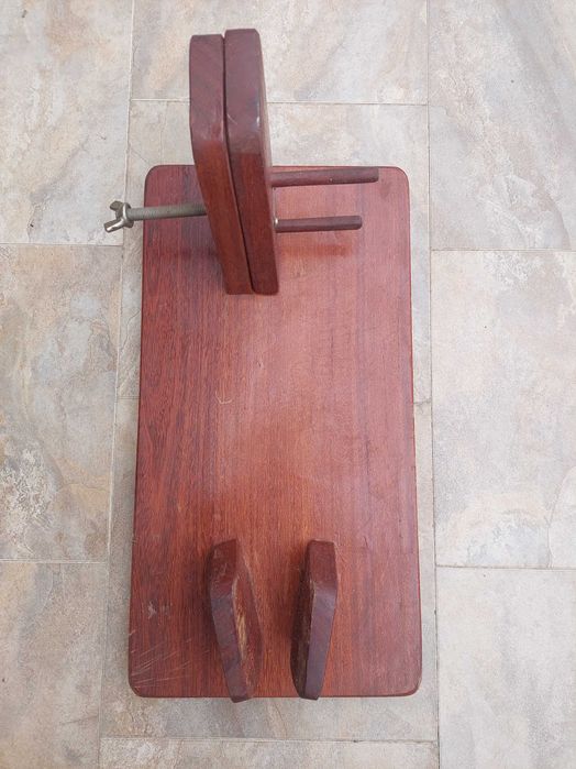 Suporte de presunto em madeira maciça