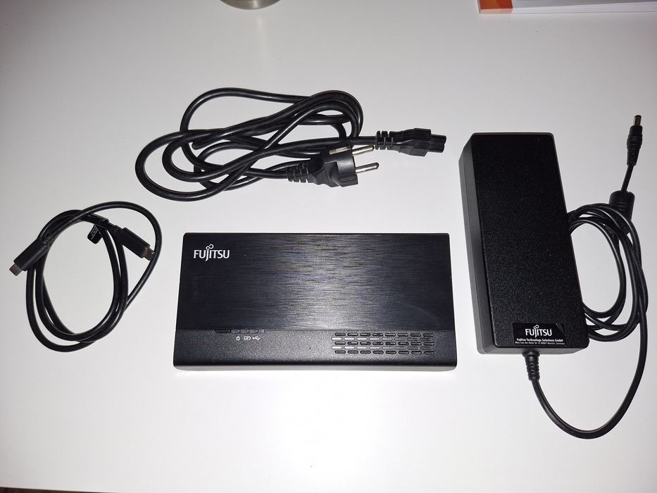 Fujitsu PR09; replikator portów laptop; usb-c; stacja dokująca usb c