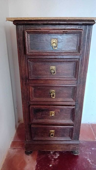 Mesa cabeceira em madeira antiga com gavetas (C/0,35x0,30x0,80)