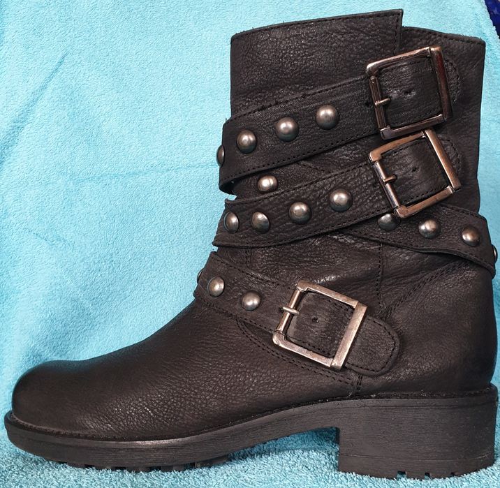 Botki XIT z ćwiekami w rozmiarze 41 skóra naturalna.