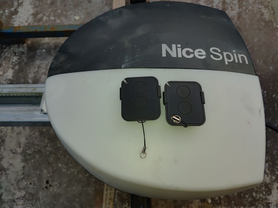Napęd silnik automat do bramy garażowej Nice Spin