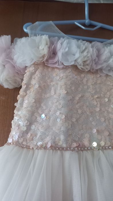 Святкове плаття для дівчинки