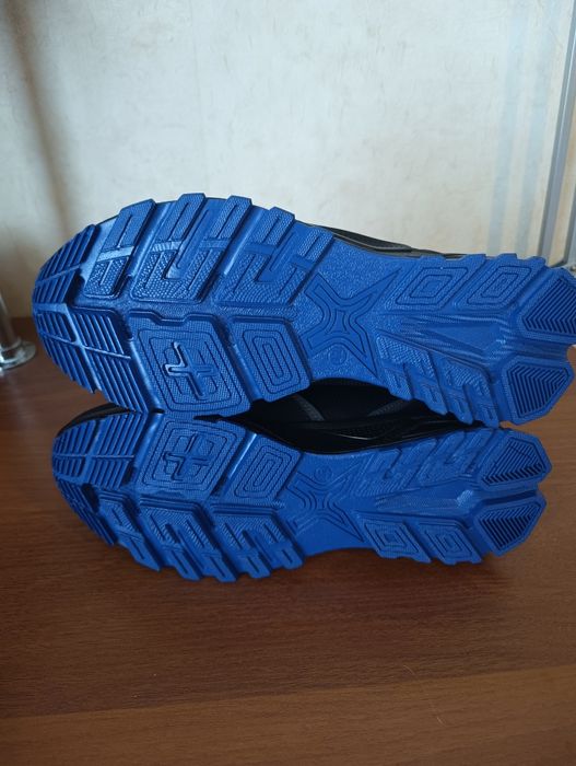 Продаю чоловічі кросівки WANDERFULL