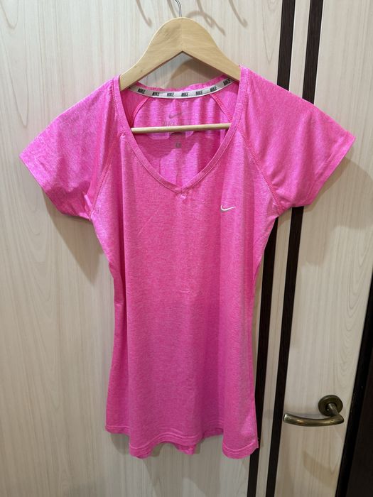 Спортивна футболка Nike