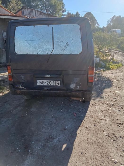 Vendo Ford Transit para peças