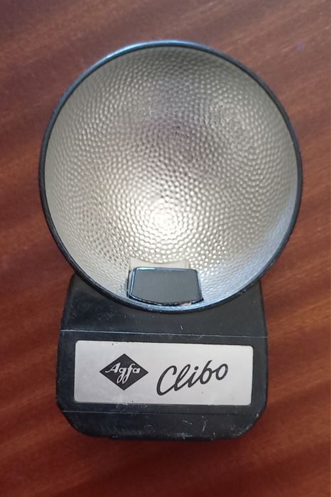 Máquina fotográfica antiga da marca Agfa