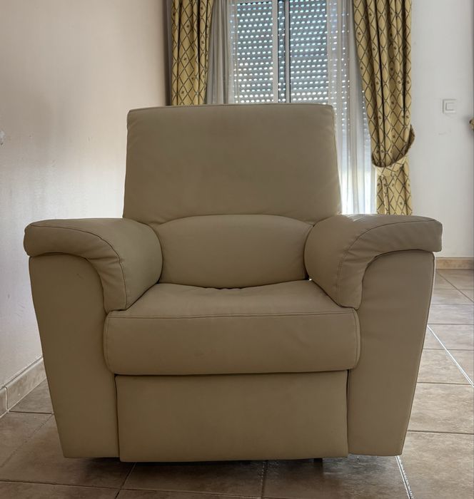 Conjunto de sofá 3 lugares + cadeirão reclinável