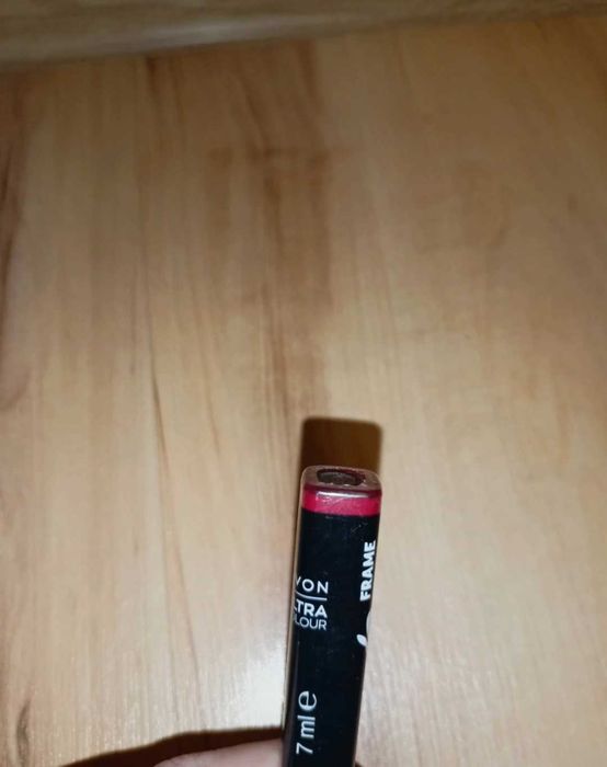 Avon True Mark ultralśniący błyszczyk nawilżający + GRATIS