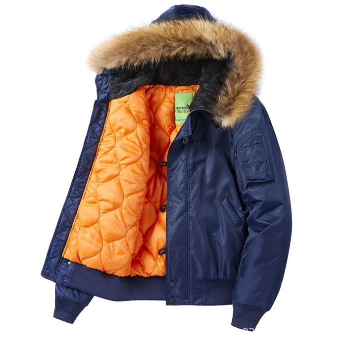 Куртка Аляска короткая с капюшоном и натуральным мехом. парка