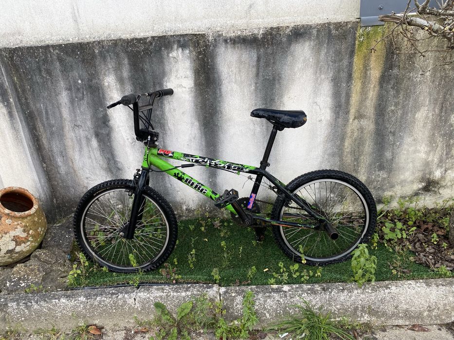 Vende-se BMX usada.