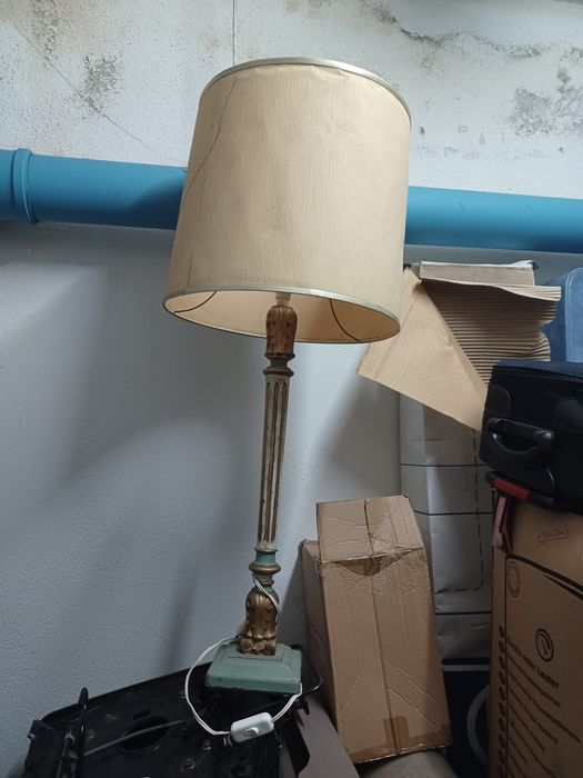 Candeeiro de mesa alto