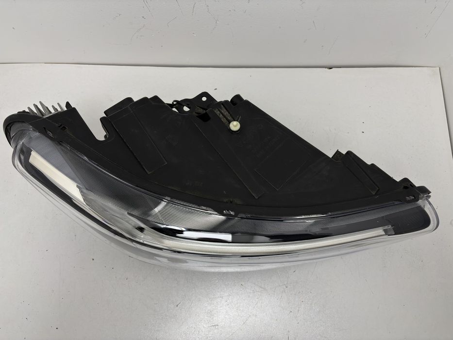 Фара права Volvo XC40 2018-2022 USA
