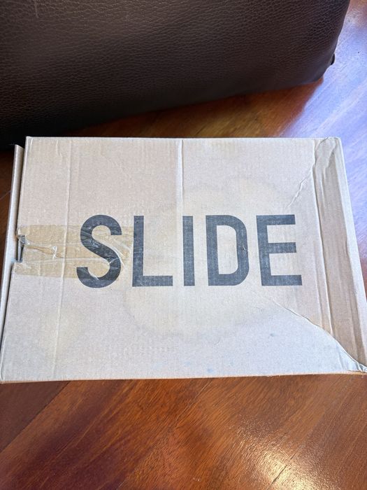 yeazy slides pretas
