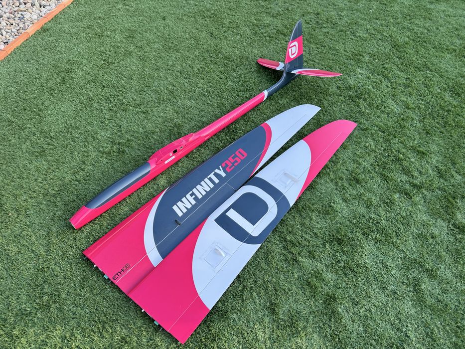Planador RC - Dpower Infinity 250