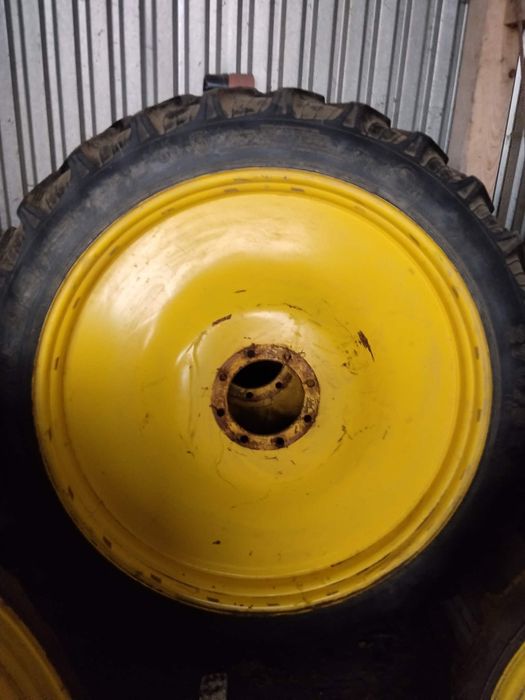 Wąskie koła John deere