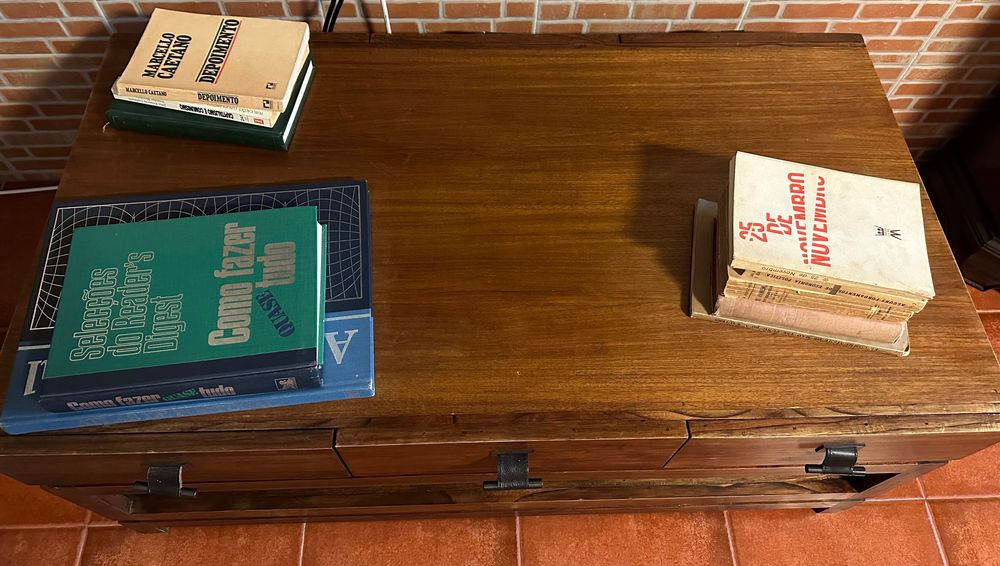 Só esta Semana - Mesa Rústica de Centro ou de Encostar