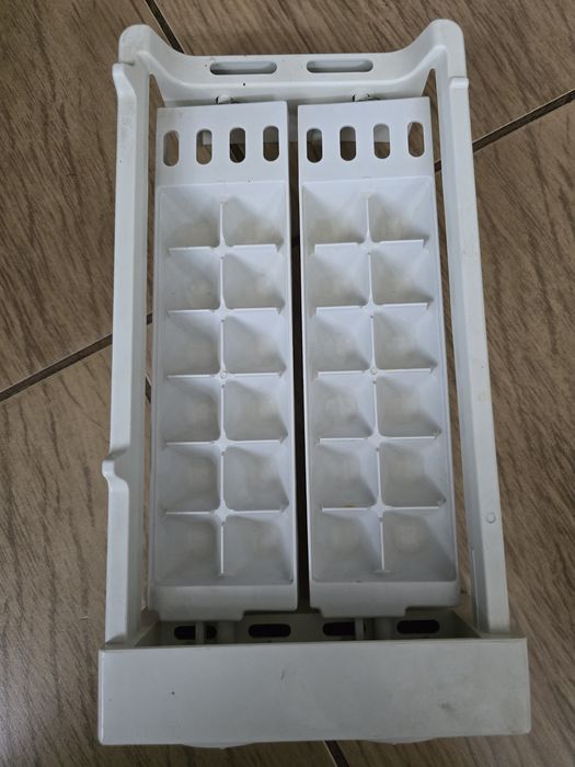 Kostkarka do lodu Samsung