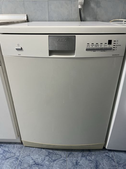 Maquina de lavar a loiça AEG