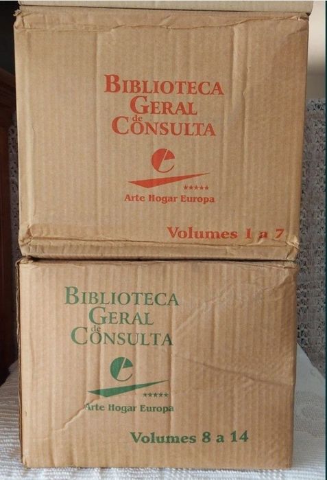 14 livros novos da Biblioteca Geral de Consulta nas caixas originais