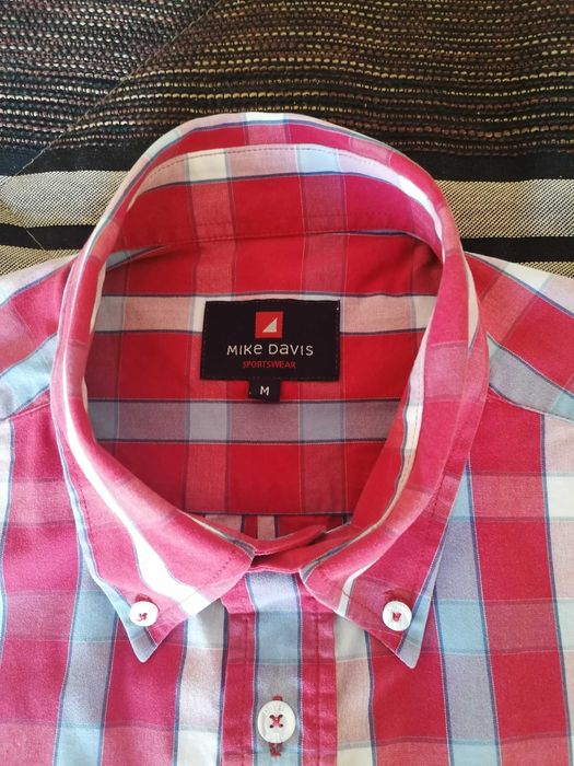 Mike Davis 2 camisas