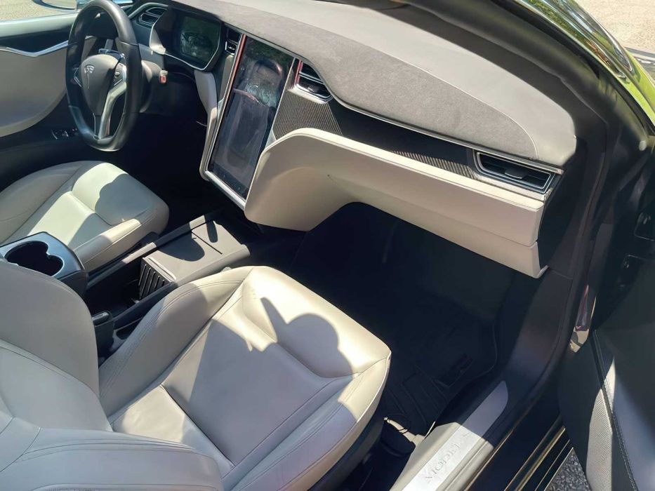 Tesla Model S 75D      2016