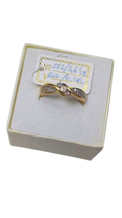 Złoty pierścionek z diamentami - 585 / 3,64g / R13 / 0,210ct