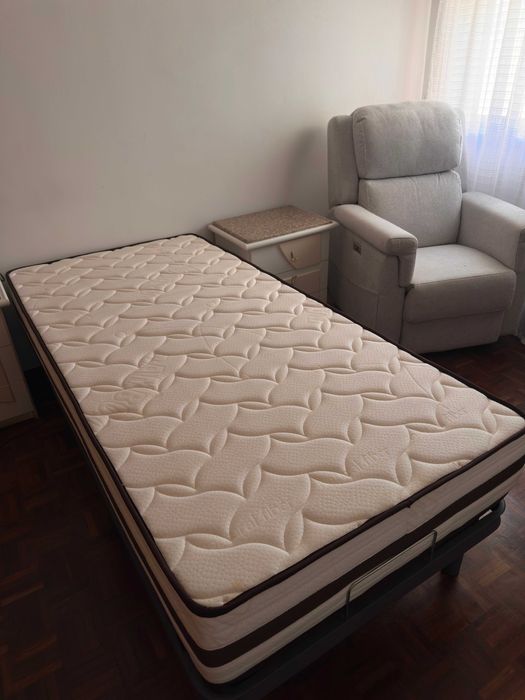 Cama articulada elétrica com colchão