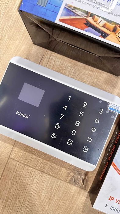 Система безпеки Kerui: IP-відеодомофон + набір датчиків руху та дверей