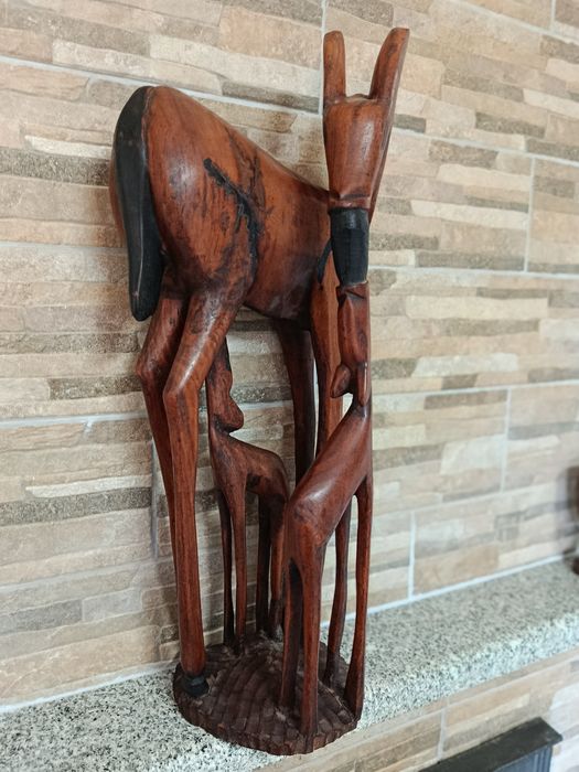 Escultura de Veado com filhos