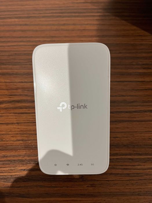 Tp-link AC 1200 WI-FI Range Extender, model RE300