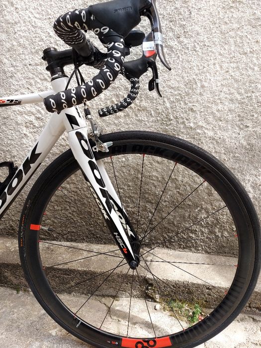 Bicicleta estrada em fibra de carbono