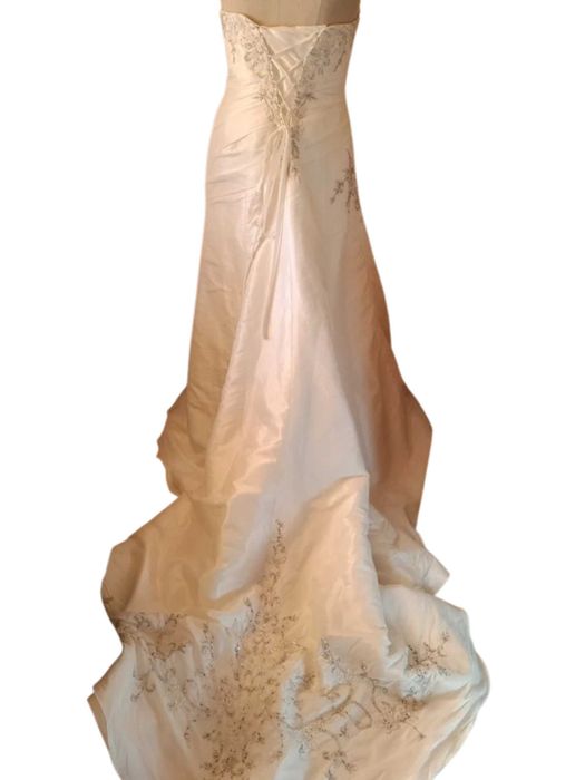 Piękna suknia ślubna ecru Signature Plus US 16W EU 48r