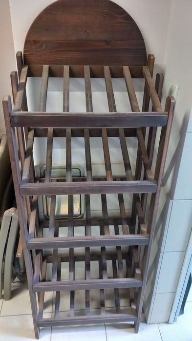 Drewniany stojak  na wino