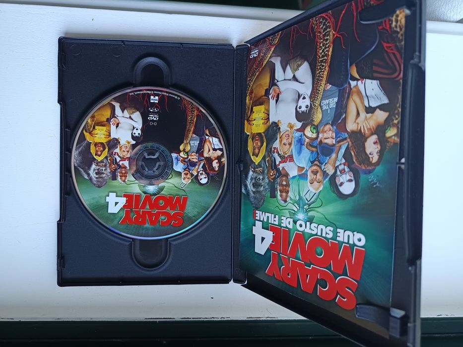 DVD scary movie 4