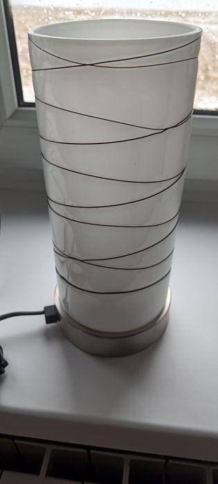 Lampki biurkowe i sufitowe