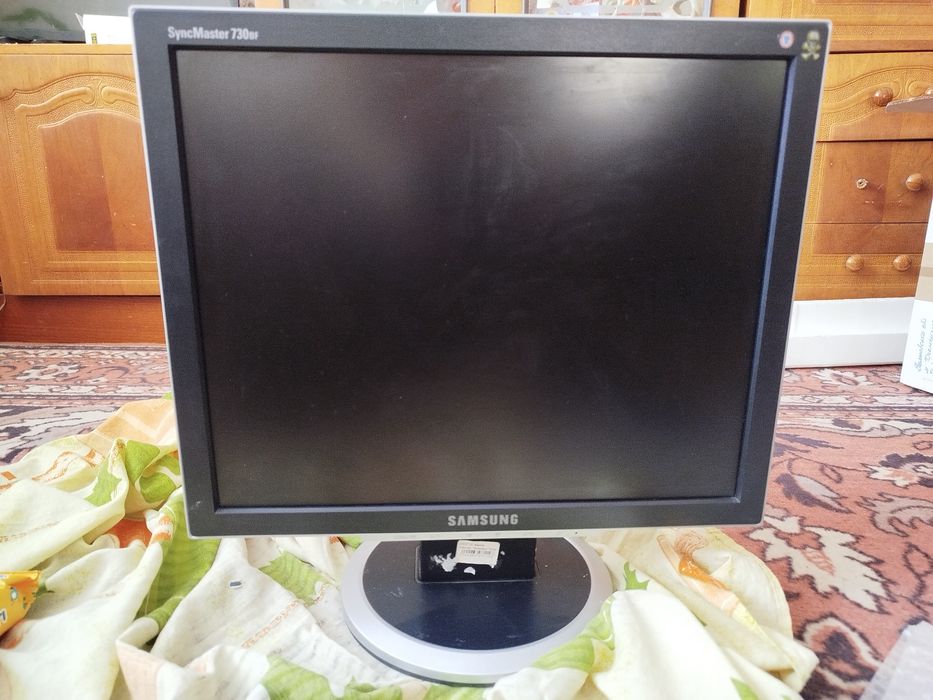 Монитор Samsung SyncMaster 730BF в хорошем состоянии