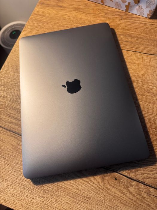 Macbook Pro M1 2020 13” Stan idealny 16GB / 256 GB Bateria 93%