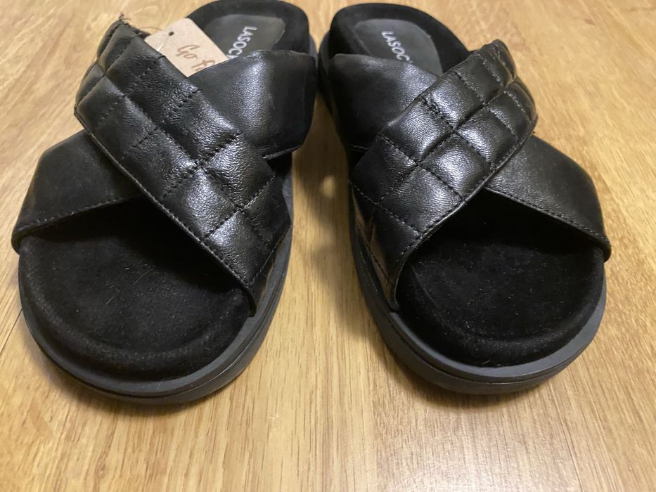 Skórzane klapki damskie Lasocki 36
