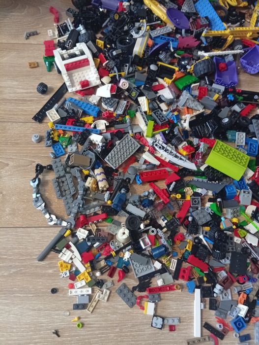 Sprzedam klocki LEGO 2,2kg