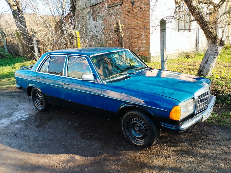 Мерседес  240 D. W 123