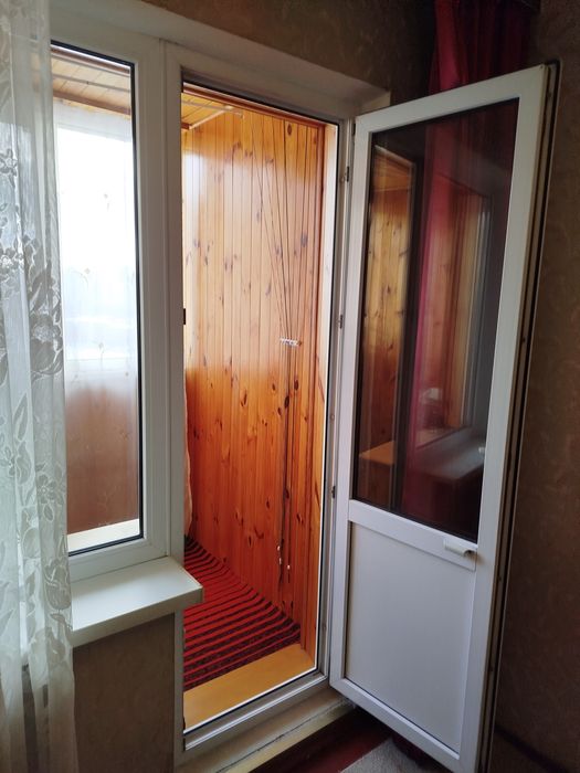 Здаю дві кімнати у 3- кімнатній квартирі на Виноградарі без господаря