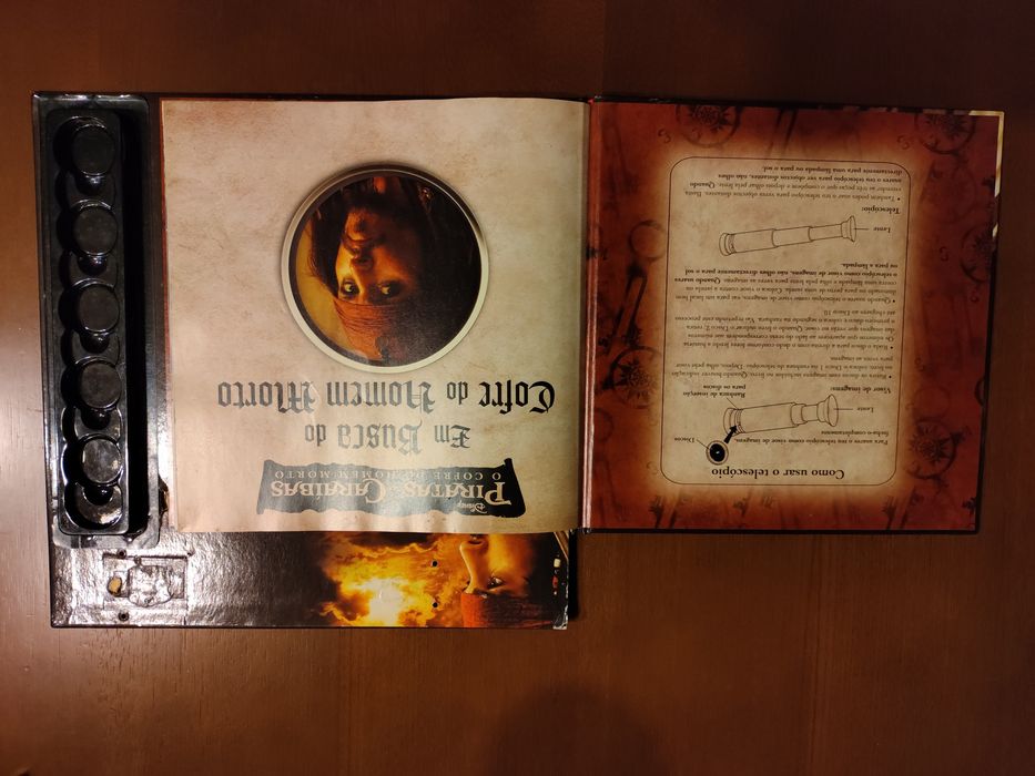 Livro Disney Pirata das Caraíbas Em busca do cofre do homem morto