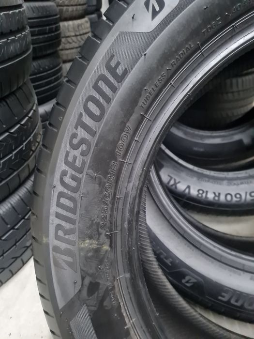 225/60R18 Bridgestone Turanza 6 Enliten.