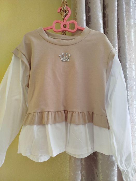 Нарядна кофтинка для дівчинки.