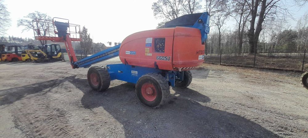 Podest teleskopowy JLG 660SJ
