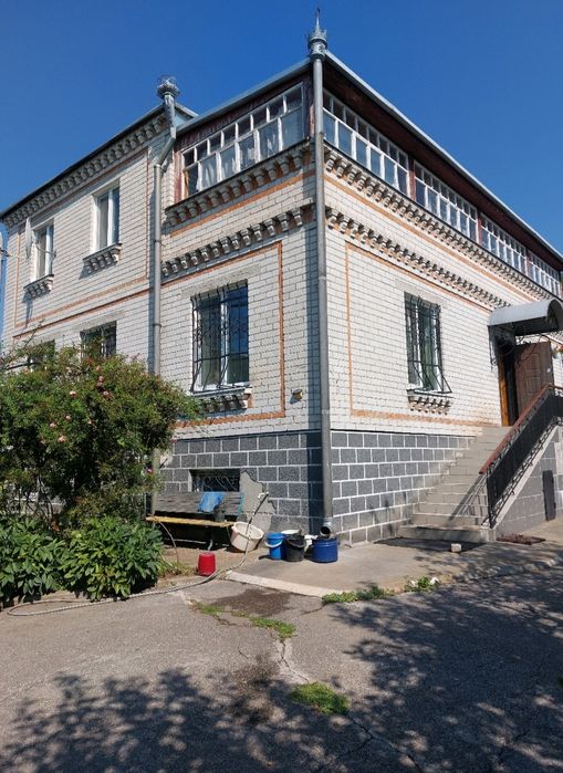 Продам гарний будинок