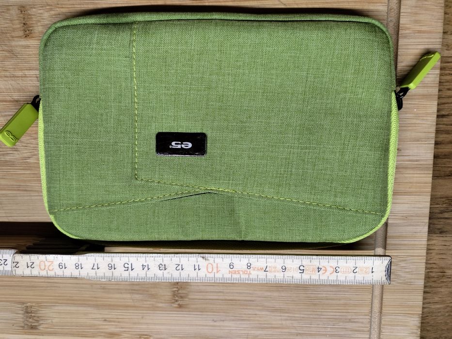 Etui na tablet stan idealny