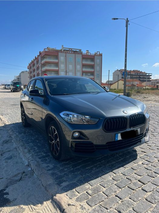 BMW X2 cinza escuro