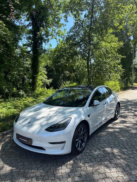 Tesla Model 3 Long Range All-Wheel Drive