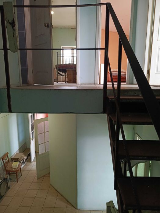 Продаю 5 комнатную квартиру в центре пгт Таирово.